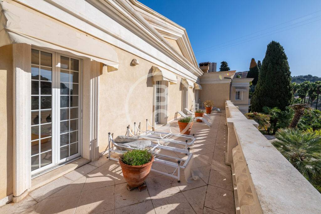 EXCEPTIONAL VILLA CLOSE TO MONACO