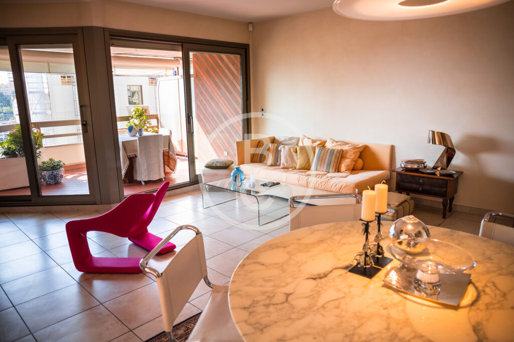 LARGE 3 BEDROOM APARTMENT WITH SEA VIEW