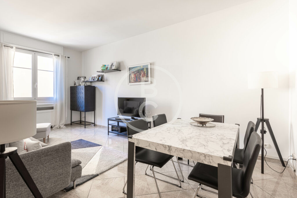 2 BEDROOM APARTMENT - BD DES MOULINS