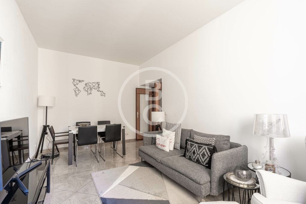 2 BEDROOM APARTMENT - BD DES MOULINS