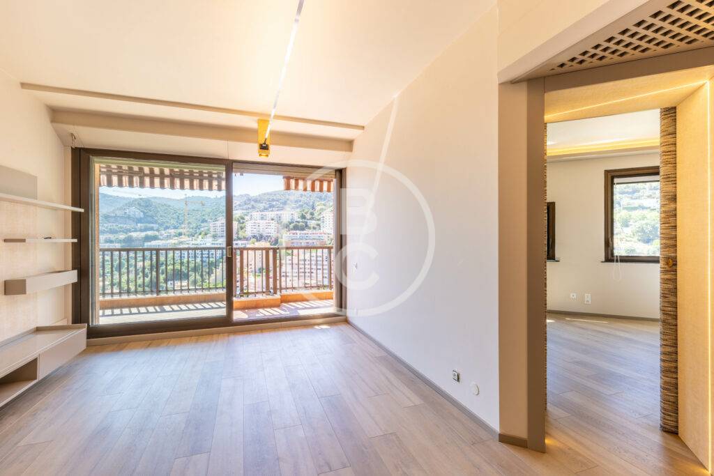 BEAUTIFUL 2 ROOMS SEA VIEW RENOVATED