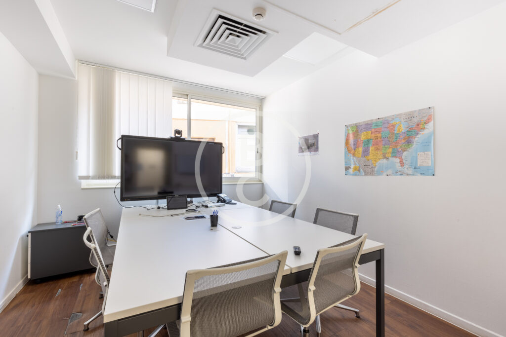 MAGNIFICENT DUPLEX OFFICES WITH SEA VIEW