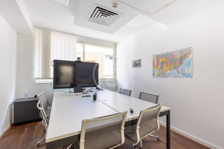MAGNIFICENT DUPLEX OFFICES WITH SEA VIEW