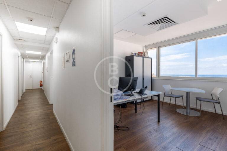 MAGNIFICENT DUPLEX OFFICES WITH SEA VIEW