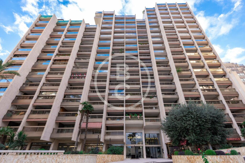 RENOVATED OFFICES CARRÉ D'OR