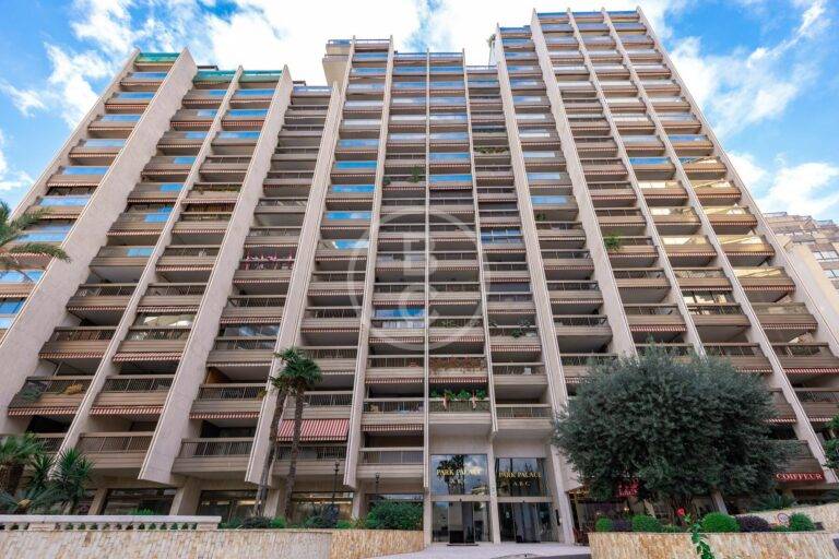 RENOVATED OFFICES CARRÉ D'OR