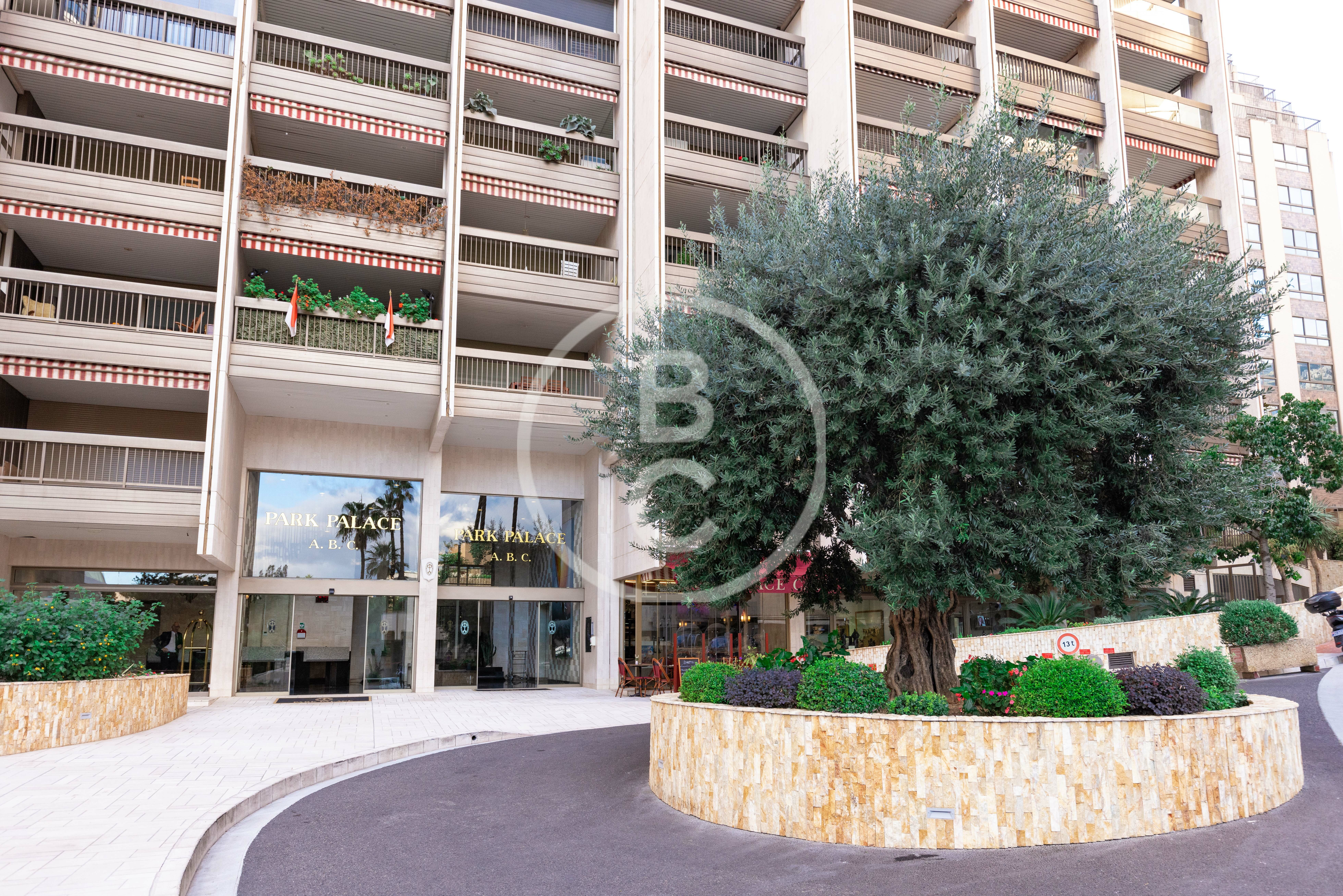 RENOVATED OFFICES CARRÉ D’OR