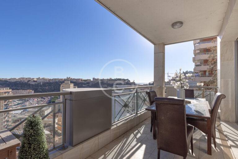 BRIGHT 3/4 ROOM APARTMENT