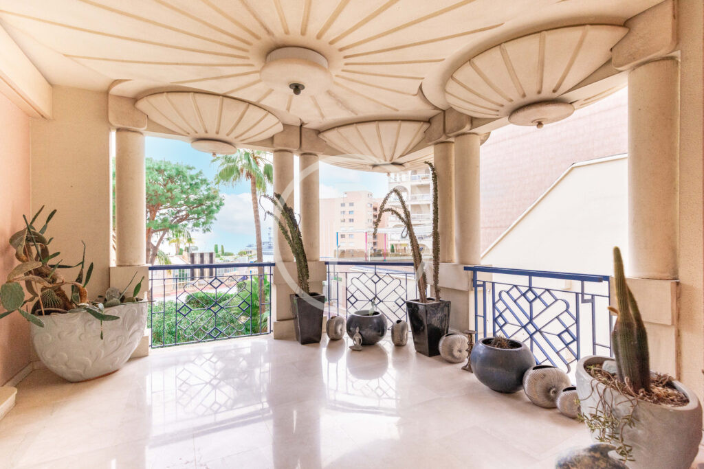 4 BEDROOM IN A PRESTIGIOUS BUILDING