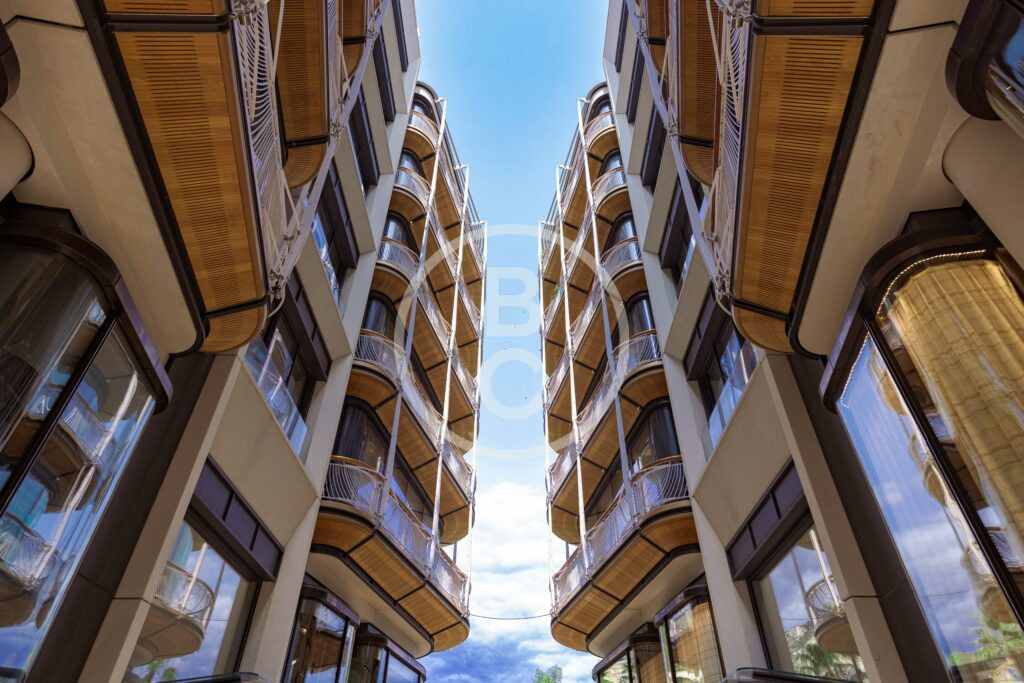 LUXURIOUS CENTRAL DUPLEX