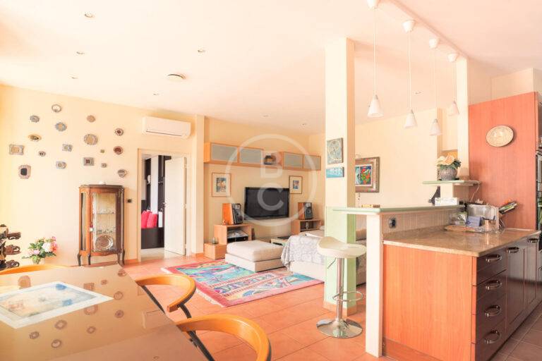 3/4 ROOM TO REFRESH