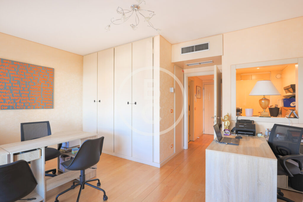 LARGE STUDIO WITH SEA VIEW