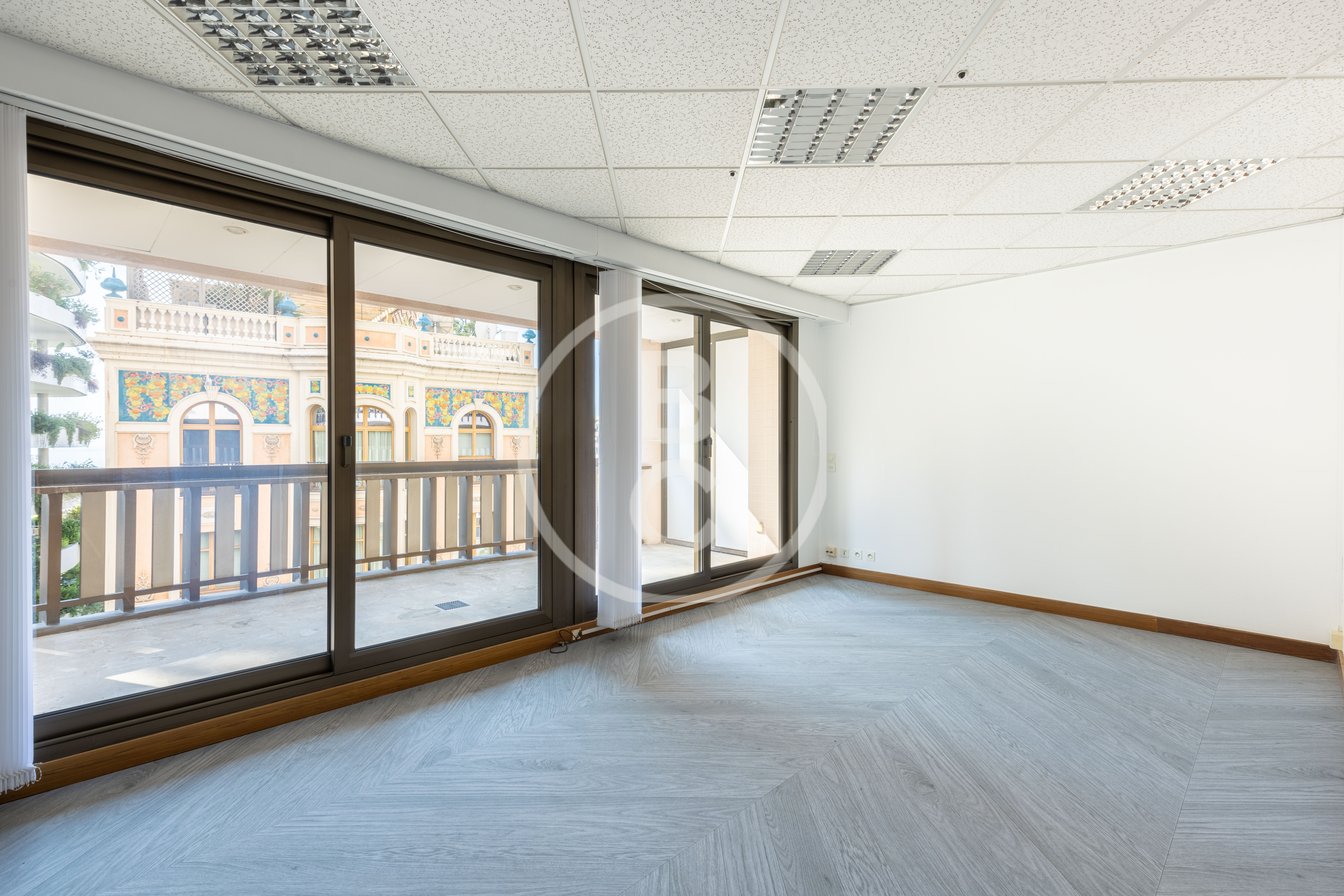 PRESTIGIOUS CARRE D’OR OFFICES