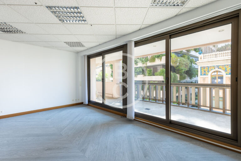 PRESTIGIOUS CARRE D'OR OFFICES