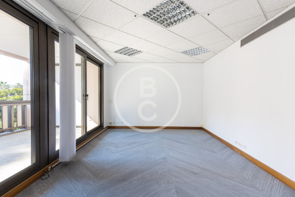 PRESTIGIOUS CARRE D'OR OFFICES