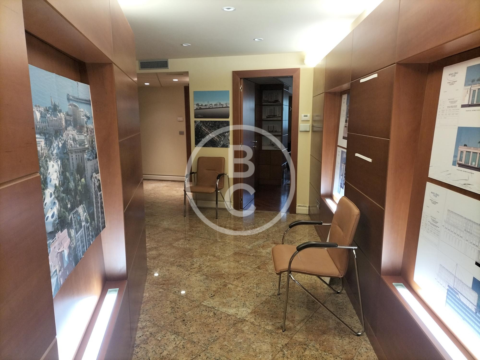 OFFICE IN A PRESTIGIOUS RESIDENCE