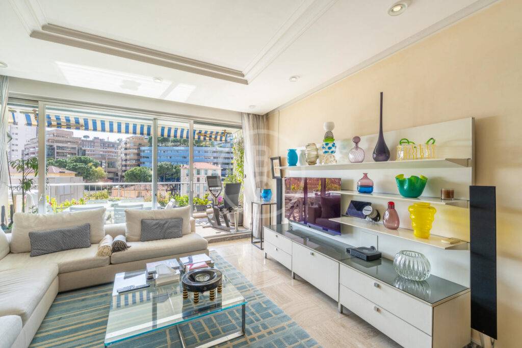 3-BEDROOM APARTMENT IN A PRESTIGIOUS RESIDENCE