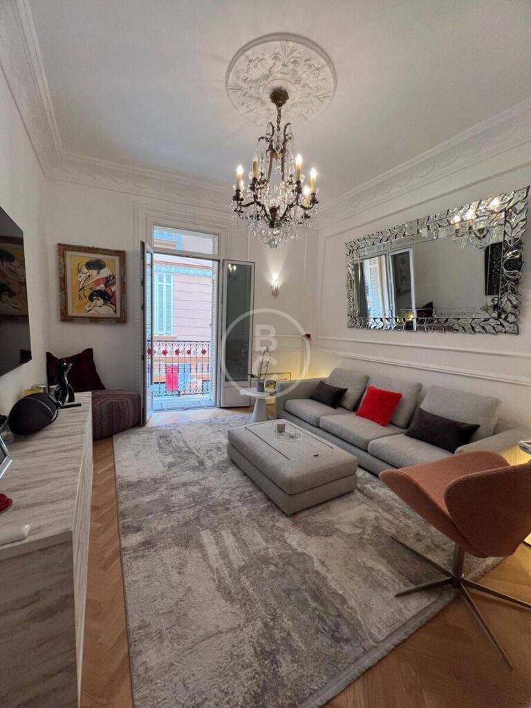 3 ROOM APARTMENT MONTE CARLO RENOVATED