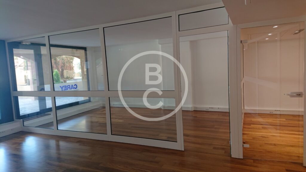 LARGE OFFICE WITH DISPLAY CASE
