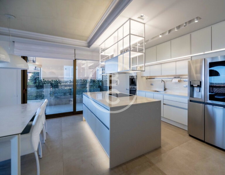 MAGNIFICENT 3-BEDROOM APARTMENT