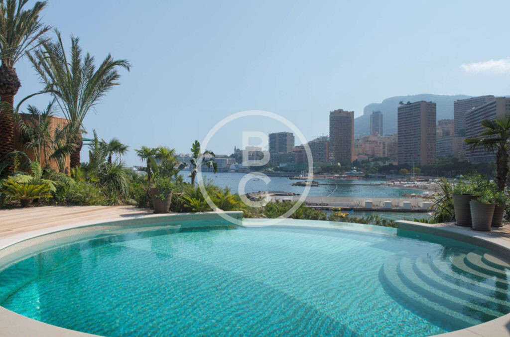 EXCEPTIONAL WATERFRONT VILLA
