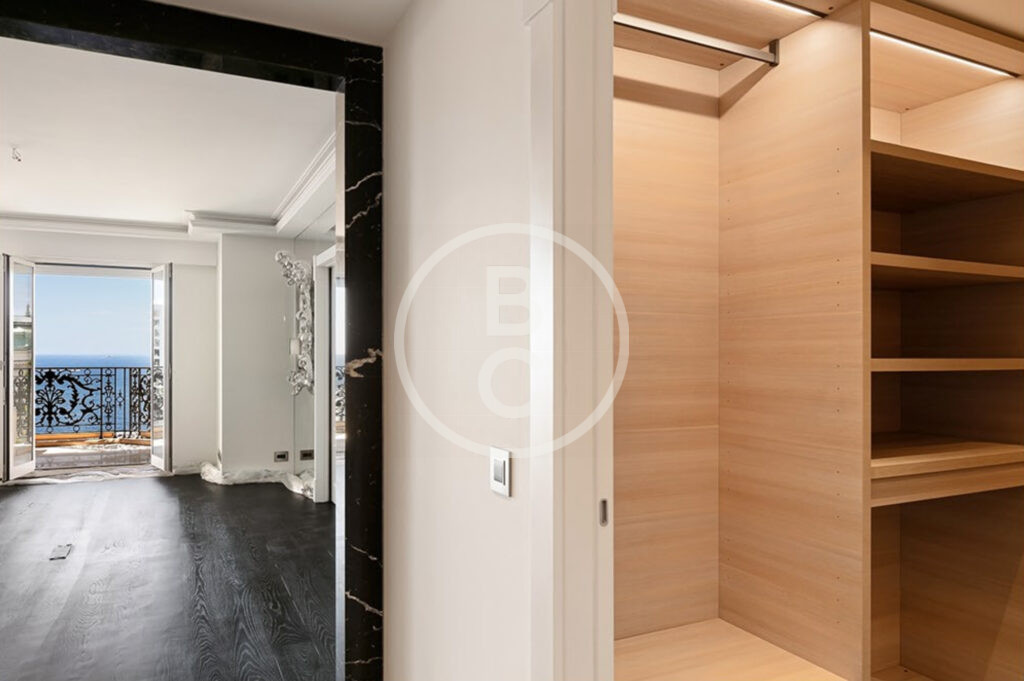 ELEGANT 4 BEDROOM APARTMENT IN THE HEART OF MONACO