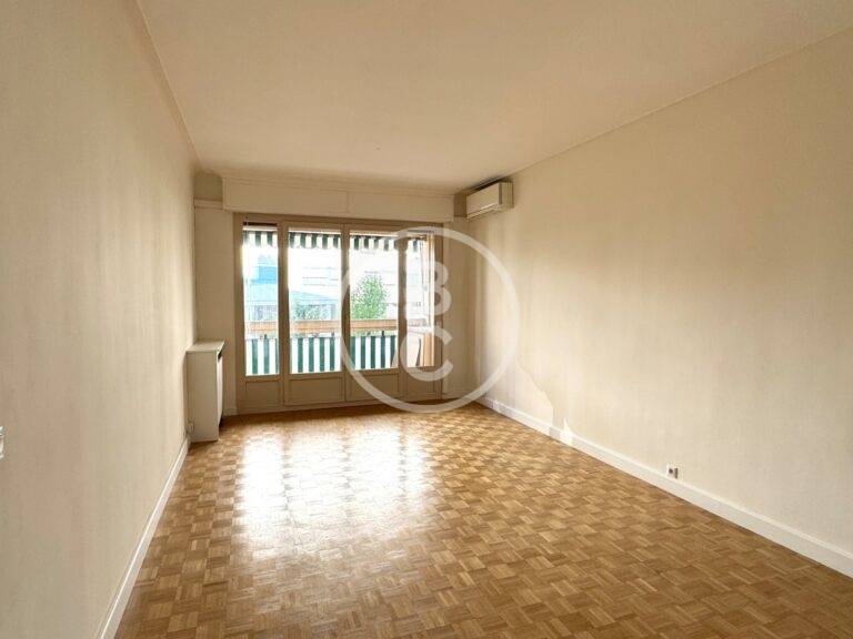 BEAUTIFUL 3 ROOM APARTMENT CLOSE TO THE BEACHES