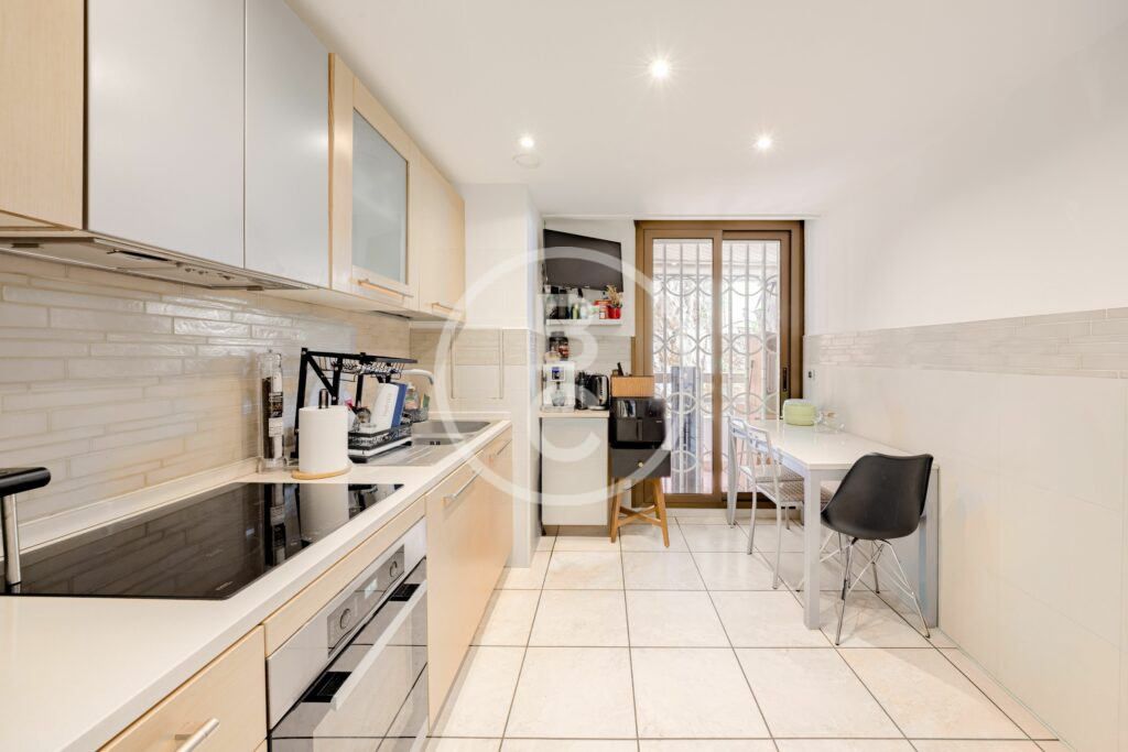 LARGE 4 ROOMS