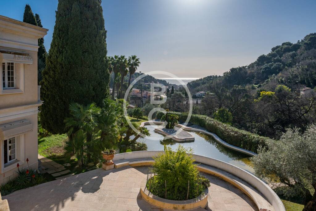 EXCEPTIONAL VILLA CLOSE TO MONACO