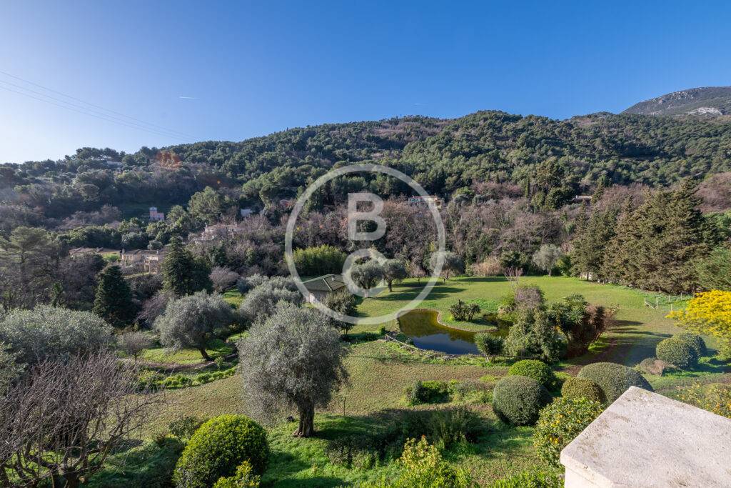 EXCEPTIONAL VILLA CLOSE TO MONACO