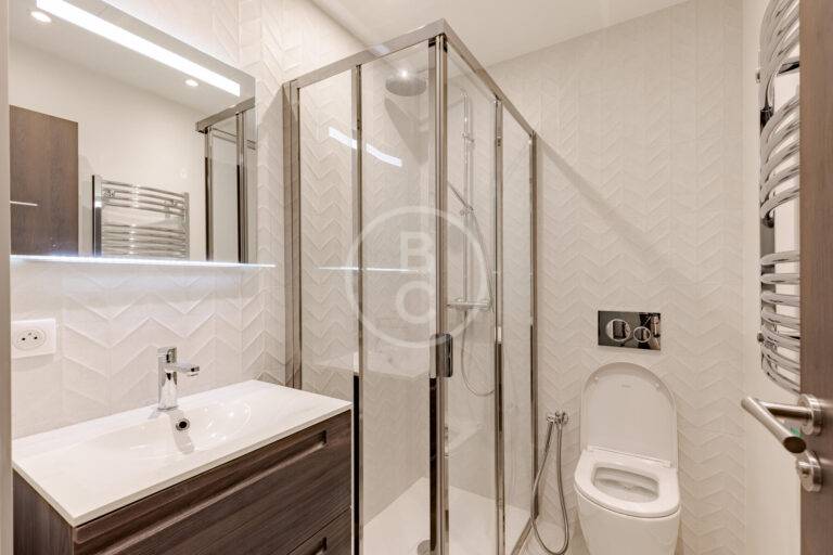 MAGNIFICENT 4 ROOM APARTMENT IN THE CITY CENTER
