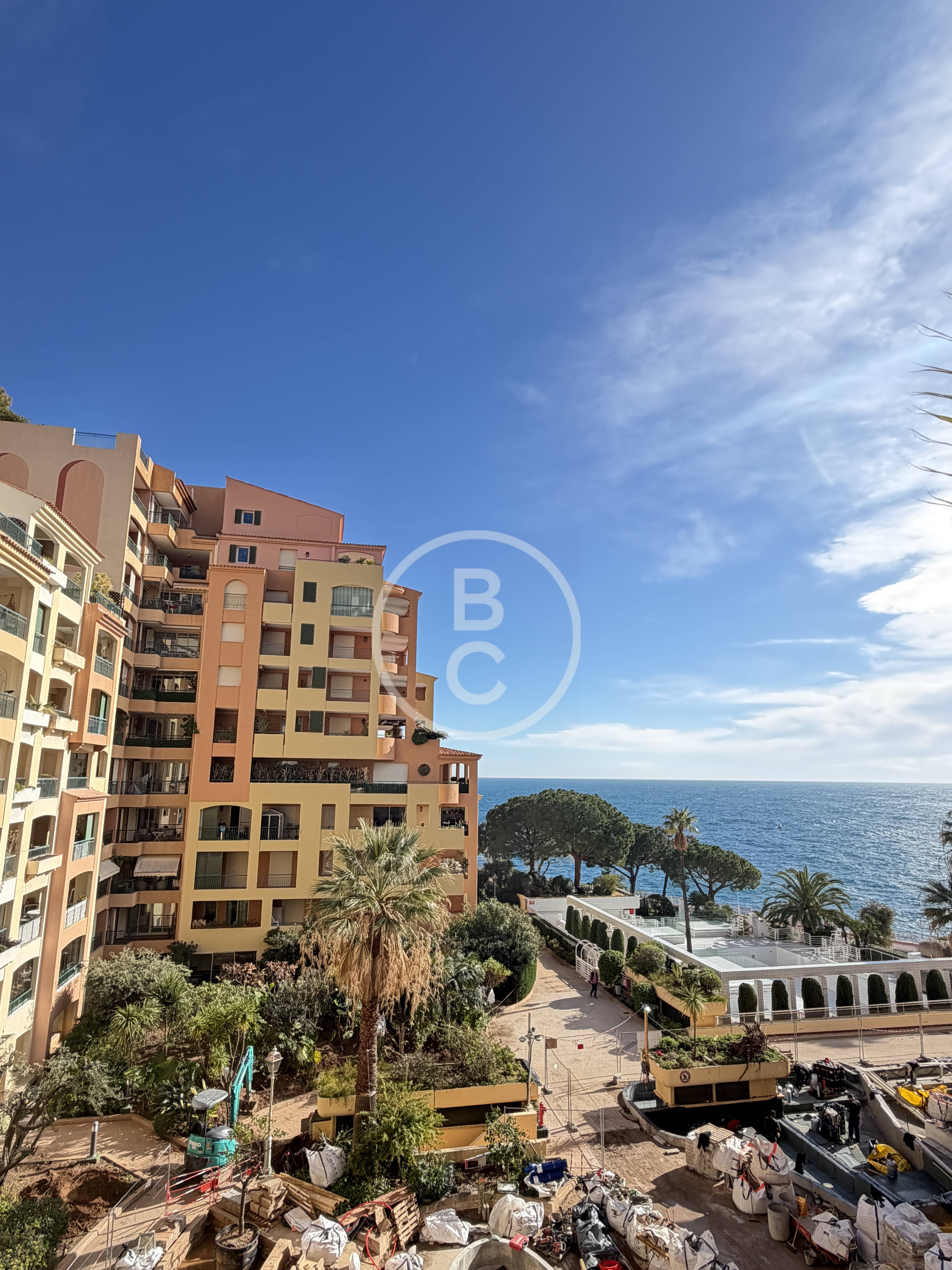 MAGNIFICENT 2 ROOM APARTMENT WITH SEA VIEW
