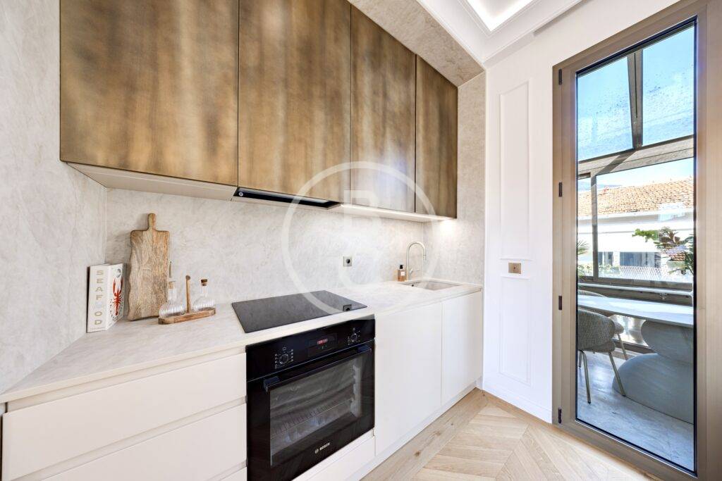 MAGNIFICENT 3 ROOM RENOVATED