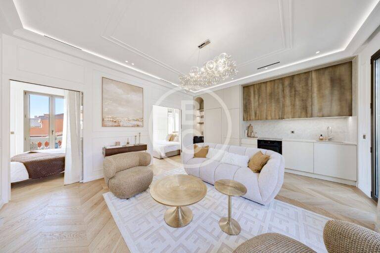MAGNIFICENT 3 ROOM RENOVATED