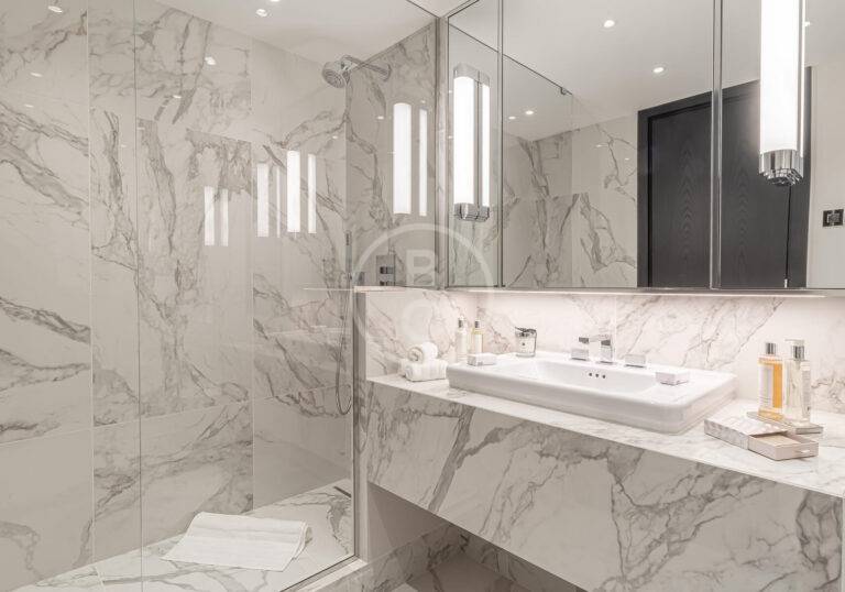 LUXURIOUS 2 ROOM APARTMENT