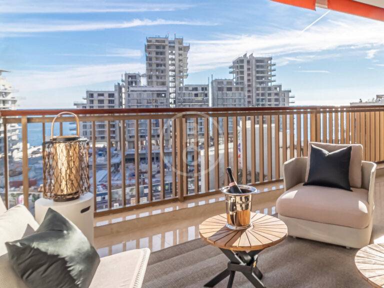 LUXURIOUS 2 ROOM APARTMENT
