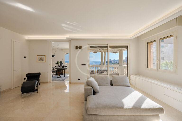 MAGNIFICENT 4 BEDROOMS CLOSE TO THE BEACHES