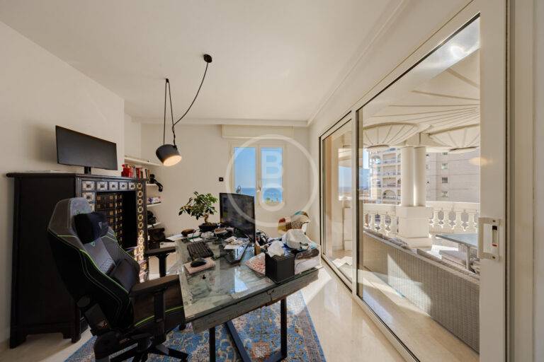 MAGNIFICENT 4 BEDROOMS CLOSE TO THE BEACHES