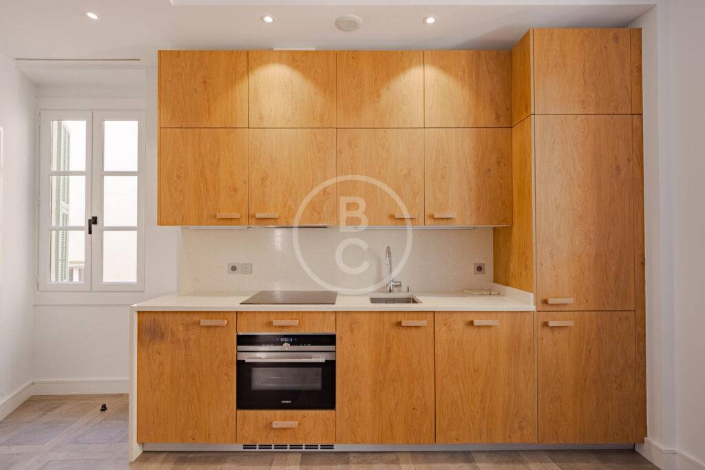 GORGEOUS 2 BEDROOM ON THE ROCK