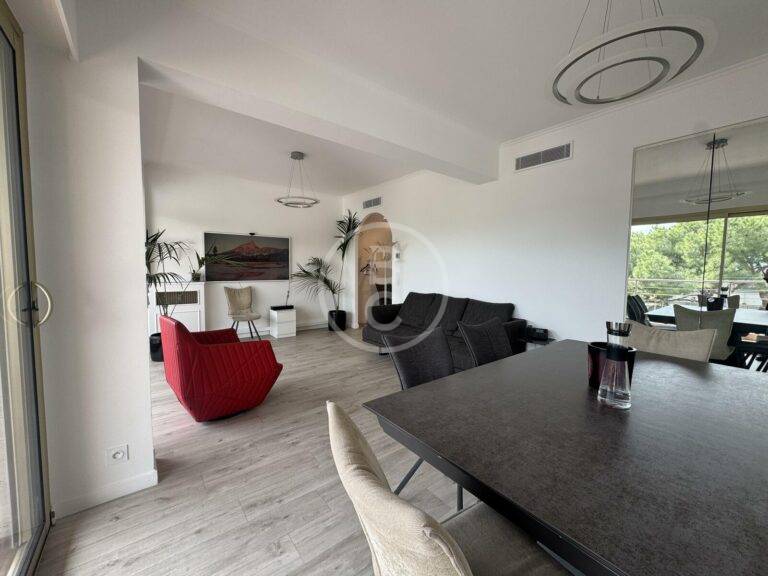 2 BEDROOM WITH HARBOUR VIEW