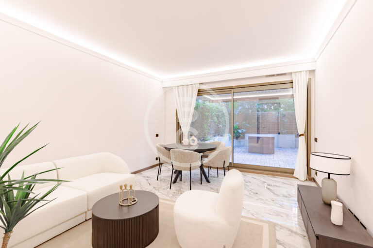 BEAUTIFUL 2 ROOMS COMPLETELY RENOVATED