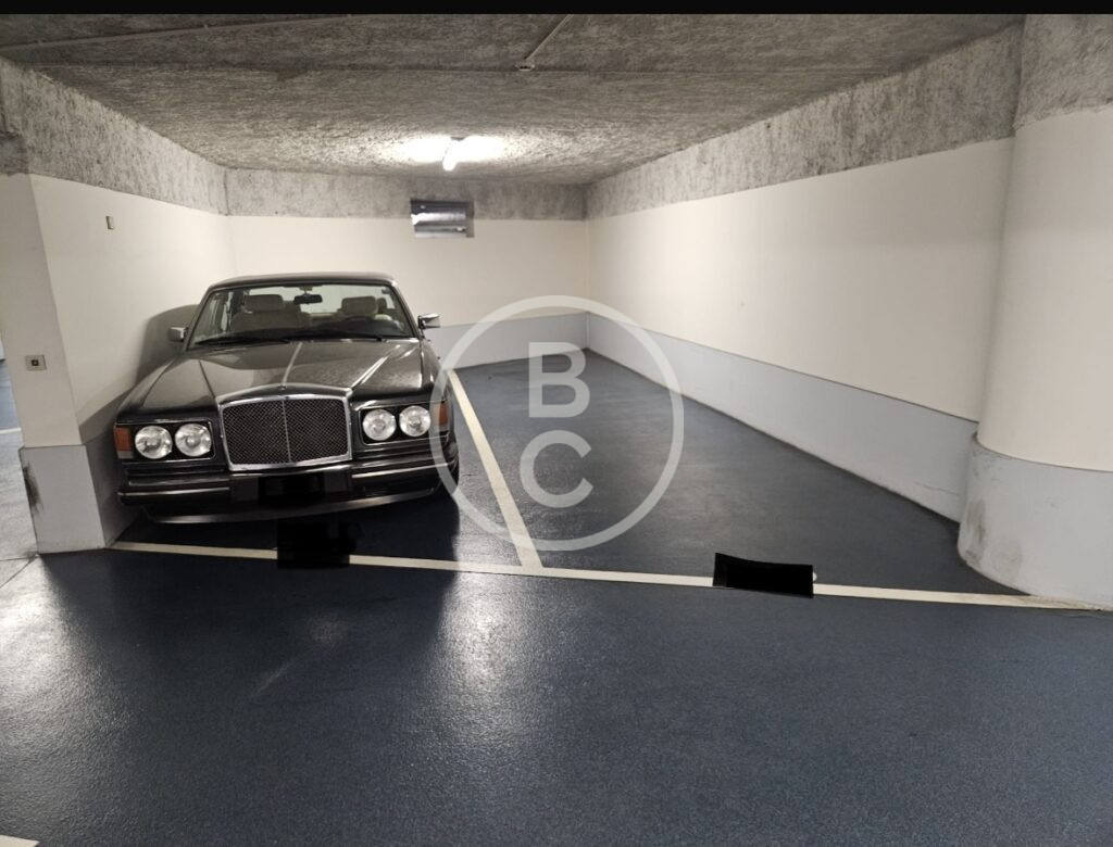 PARKING IN THE CENTRE OF MONACO