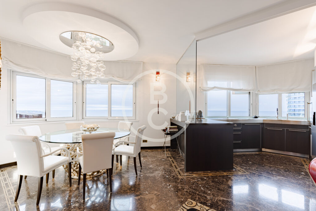 SPACIOUS FOUR-BEDROOM WITH SEA VIEW