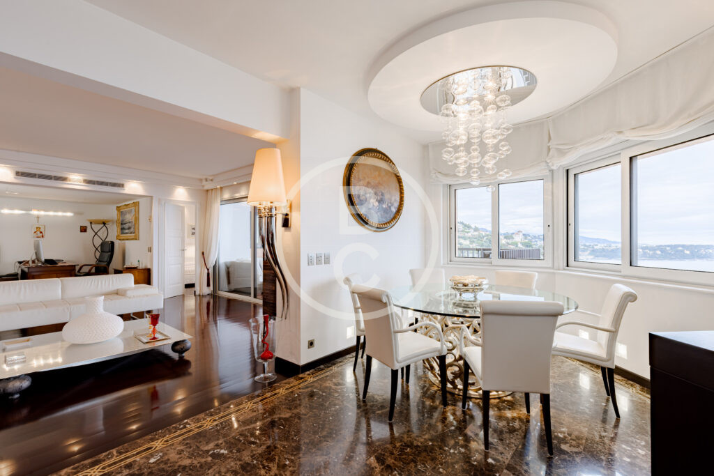 SPACIOUS FOUR-BEDROOM WITH SEA VIEW