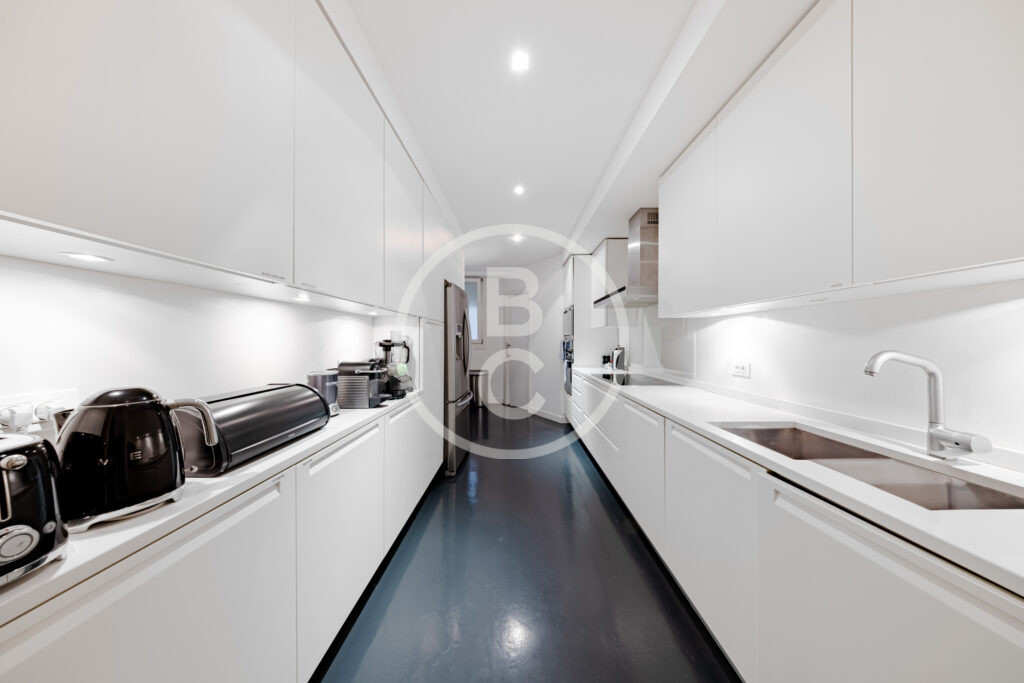 MAGNIFICENT 3 BEDROOM RENOVATED