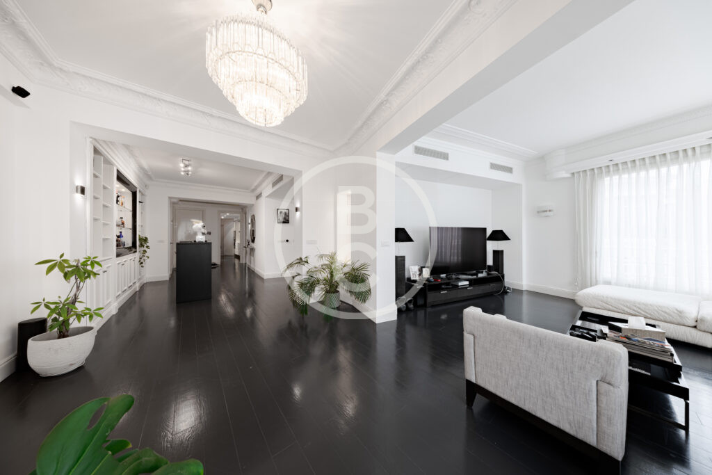 MAGNIFICENT 3 BEDROOM RENOVATED