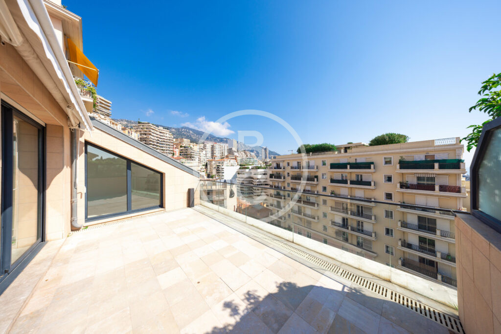 MAGNIFICENT 3 BEDROOM RENOVATED