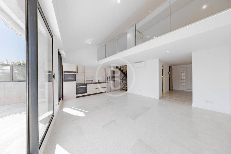 MAGNIFICENT 3 BEDROOM RENOVATED