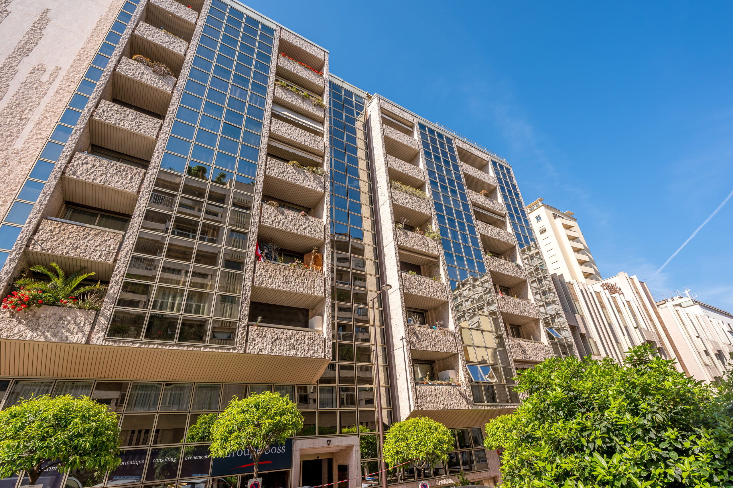 MIXED USE APARTMENT PORT