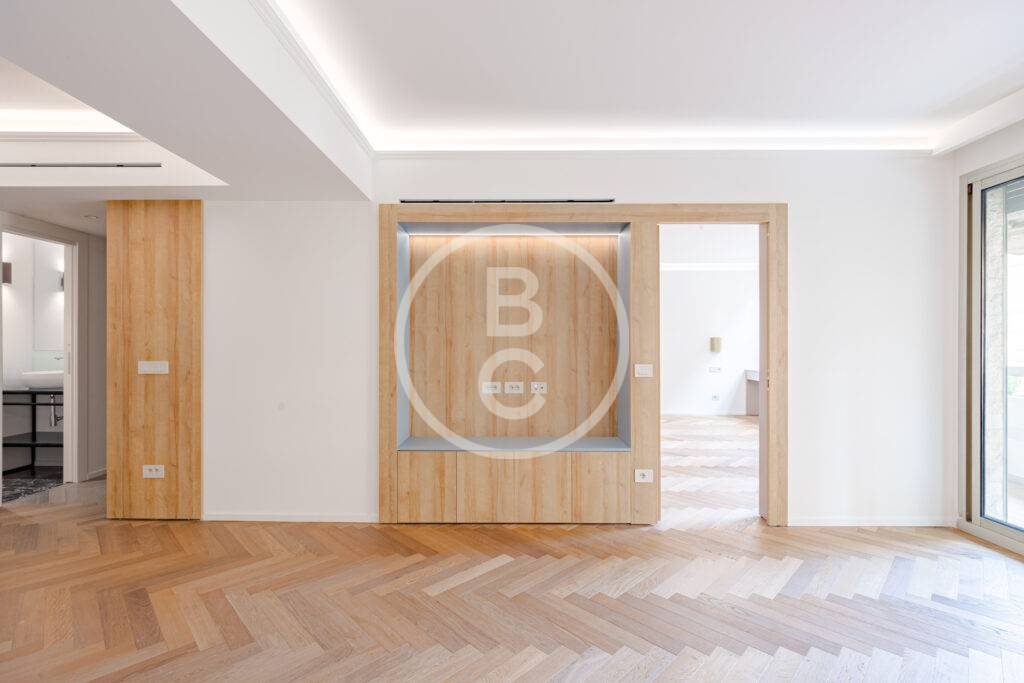 MIXED USE APARTMENT PORT